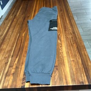 Men’s North Face jogger sweats - M